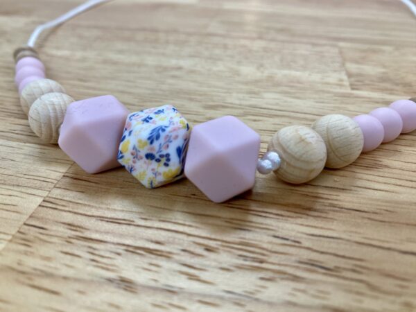 Collier d'éveil sensoriel – Image 2