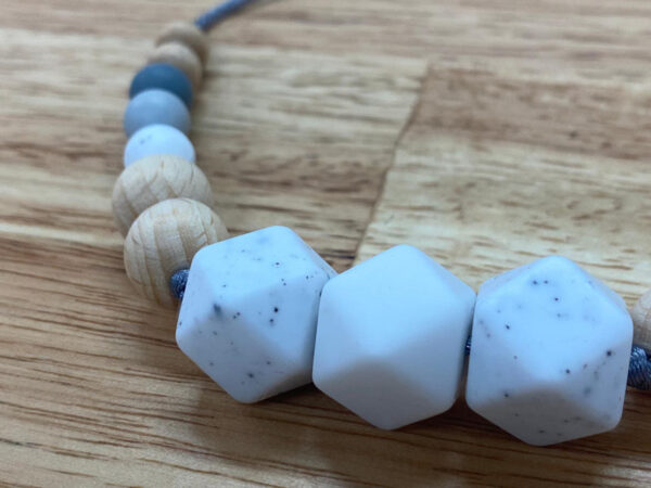 Collier d'éveil sensoriel – Image 7